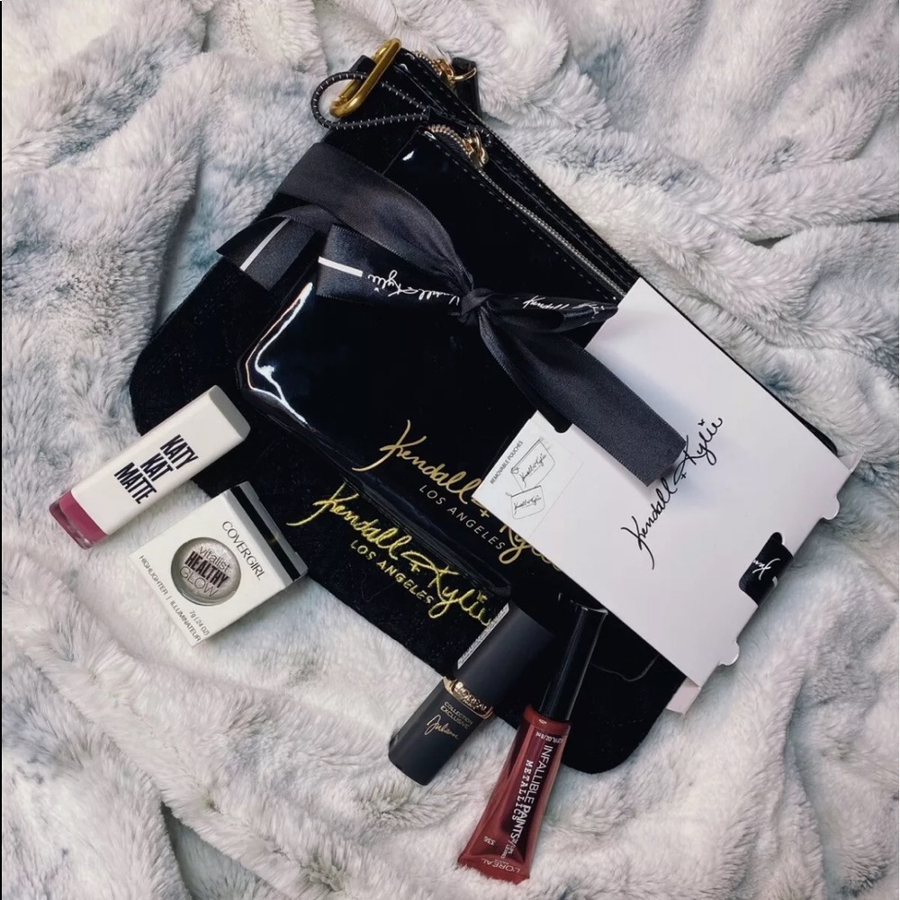 Kendall & Kylie 2 Pouches Makeup Bags Black MAKEUP